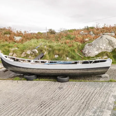 Aras Iosgan Ferienhaus An Cheathrú Rua